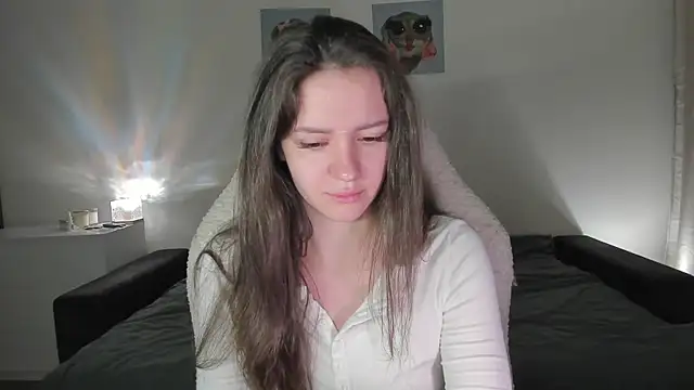 Snapshot of Sonia_moon_ chatting on 09/20/25, 02:23 Sonia moon  online show from 09/20/25, 02:23