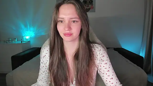 Snapshot of Sonia_moon_ chatting on 10/01/25, 02:28 Sonia moon  online show from 10/01/25, 02:28