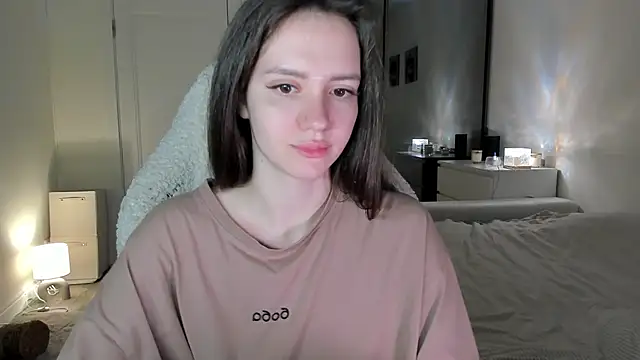 Snapshot of Sonia_moon_ chatting on 10/12/25, 02:32 Sonia moon  online show from 10/12/25, 02:32