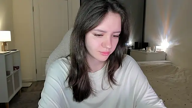 Snapshot of Sonia_moon_ chatting on 10/26/25, 02:28 Sonia moon  online show from 10/26/25, 02:28