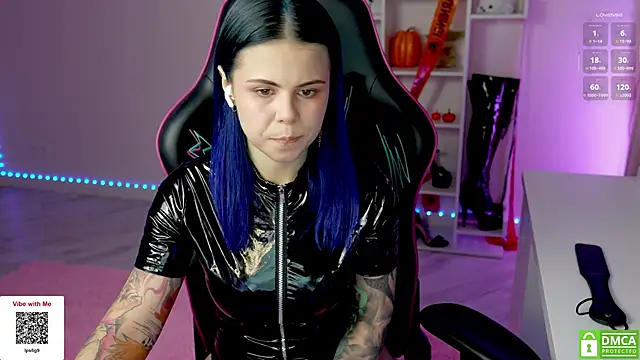 Latex Kitty online show from 10/29/25, 03:14