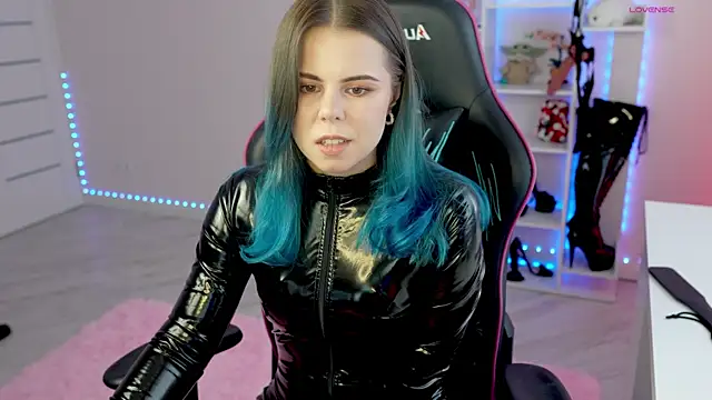 Latex Kitty online show from 04/01/26, 01:52