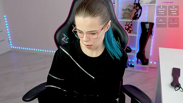Snapshot of Latex_Kitty chatting on 06/16/26, 03:14 Latex Kitty online show from 06/16/26, 03:14