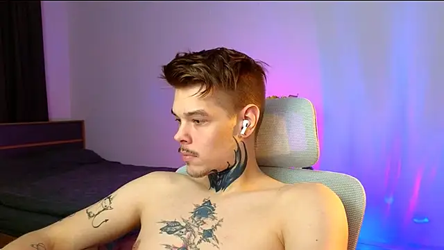 DENIS HERE online show from 02/17/26, 05:08