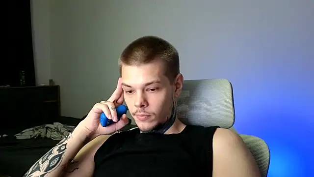 Snapshot of DENIS_HERE chatting on 06/04/26, 07:09 DENIS HERE online show from 06/04/26, 07:09