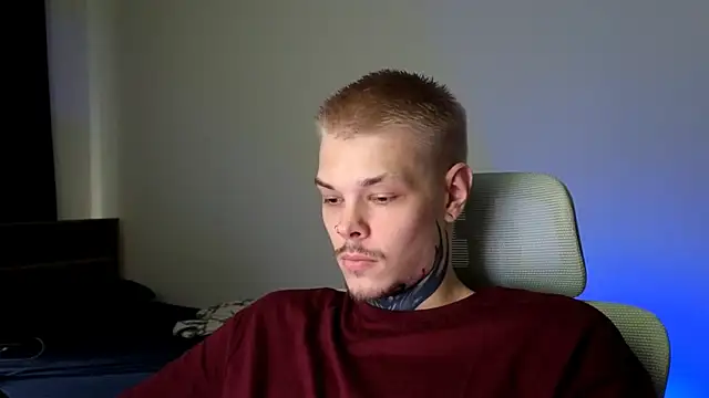 Snapshot of DENIS_HERE chatting on 06/12/26, 05:23 DENIS HERE online show from 06/12/26, 05:23