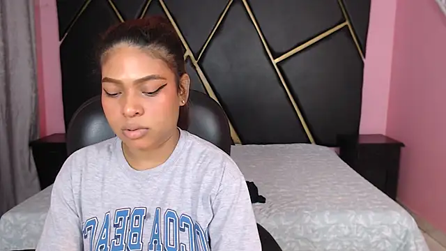 Snapshot of Naomi_Tylers chatting on 01/31/25, 09:48 Naomi Tylers online show from 01/31/25, 09:48