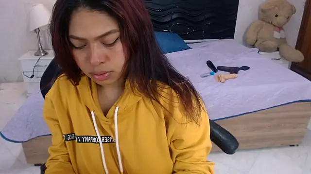 Snapshot of Naomi_Tylers chatting on 03/20/25, 11:38 Naomi Tylers online show from 03/20/25, 11:38