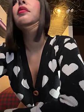 Snapshot of FoxyMx chatting on 09/30/25, 01:21 FoxyMx online show from 09/30/25, 01:21