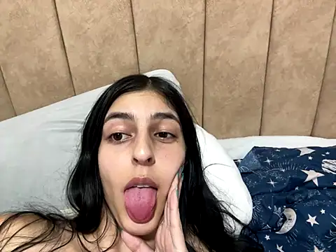 Snapshot of cristel_17 chatting on 09/17/25, 03:41 cristel 17 online show from 09/17/25, 03:41