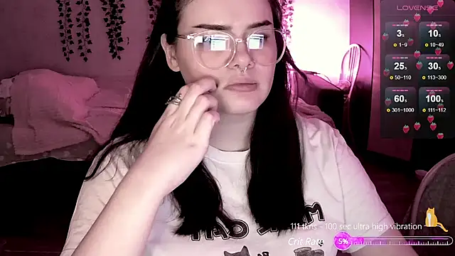 strawberry elfcat online show from 12/03/24, 06:37