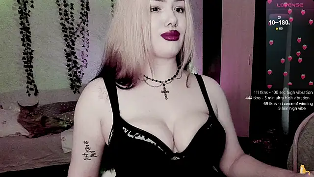 strawberry elfcat online show from 02/08/26, 05:11