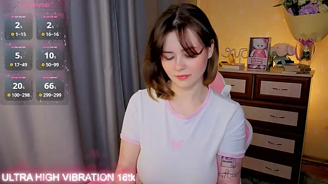 cutie mili online show from 10/22/25, 08:47