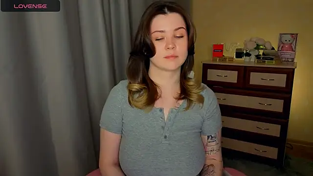 cutie mili online show from 04/19/26, 12:04