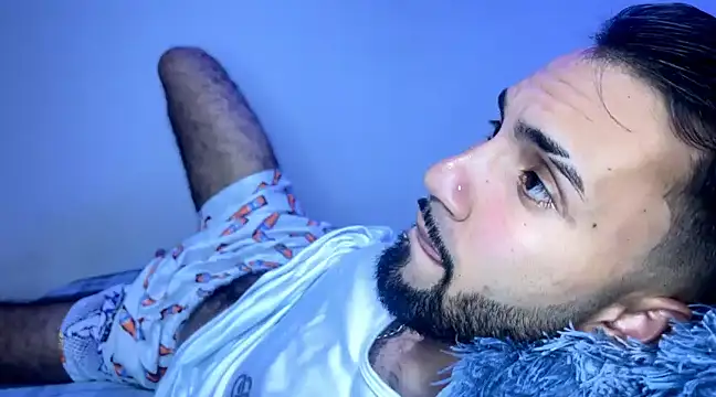 Snapshot of Dar_milk chatting on 02/15/25, 06:02 Dar milk online show from 02/15/25, 06:02