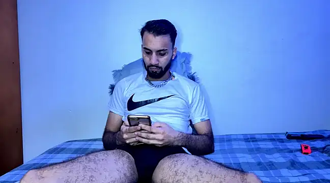 Snapshot of Dar_milk chatting on 02/21/25, 04:40 Dar milk online show from 02/21/25, 04:40