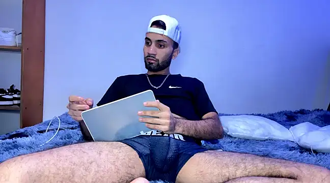 Snapshot of Dar_milk chatting on 02/28/25, 04:54 Dar milk online show from 02/28/25, 04:54