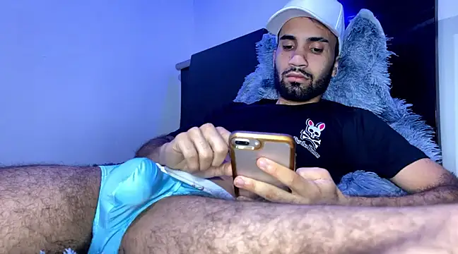 Snapshot of Dar_milk chatting on 03/05/25, 05:29 Dar milk online show from 03/05/25, 05:29