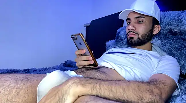 Snapshot of Dar_milk chatting on 03/06/25, 12:30 Dar milk online show from 03/06/25, 12:30