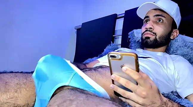 Snapshot of Dar_milk chatting on 03/13/25, 04:38 Dar milk online show from 03/13/25, 04:38