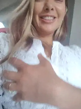 scarlett moore online show from 05/18/26, 05:52