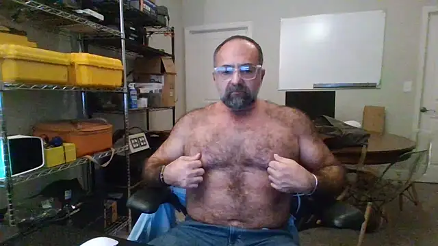 Snapshot of chainjulious chatting on 12/17/24, 07:37 chainjulious online show from 12/17/24, 07:37