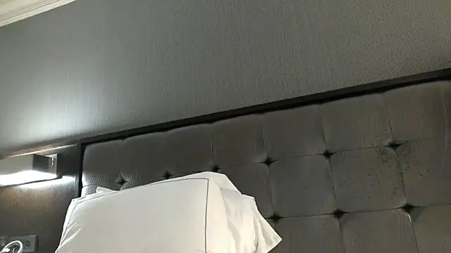 Snapshot of chainjulious chatting on 01/21/25, 09:04 chainjulious online show from 01/21/25, 09:04