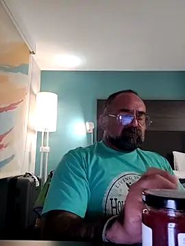 Snapshot of chainjulious chatting on 02/27/25, 09:32 chainjulious online show from 02/27/25, 09:32