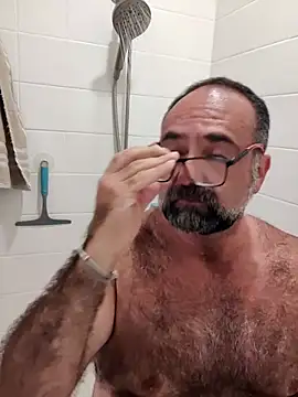 Snapshot of chainjulious chatting on 03/04/25, 03:48 chainjulious online show from 03/04/25, 03:48