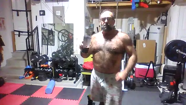 Snapshot of chainjulious chatting on 11/13/25, 04:28 chainjulious online show from 11/13/25, 04:28