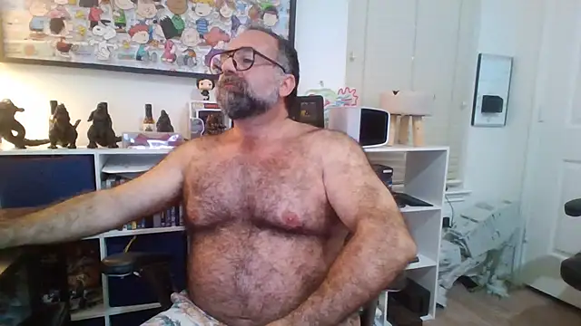 Snapshot of chainjulious chatting on 11/20/25, 01:11 chainjulious online show from 11/20/25, 01:11