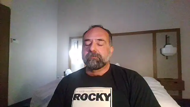 Snapshot of chainjulious chatting on 12/18/25, 12:55 chainjulious online show from 12/18/25, 12:55