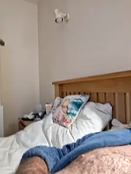 Snapshot of jonjoey123 chatting on 10/28/25, 07:23 jonjoey123 online show from 10/28/25, 07:23