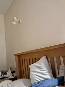 Snapshot of jonjoey123 chatting on 12/17/25, 08:09 jonjoey123 online show from 12/17/25, 08:09