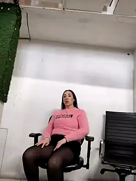 Mia Novikov online show from 02/10/25, 11:02