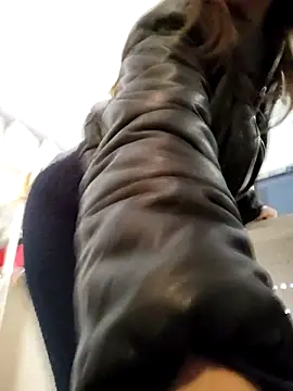 Mia Novikov online show from 11/21/25, 08:51