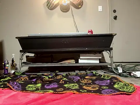 Snapshot of Intokink06 chatting on 12/02/24, 08:52 Intokink06 online show from 12/02/24, 08:52