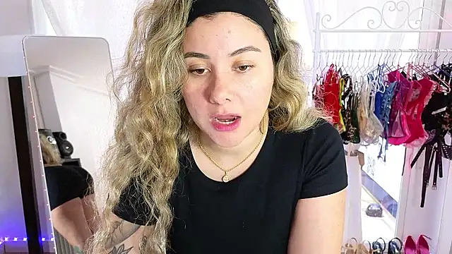 Tawny cox online show from 03/25/26, 09:26