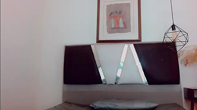 hilary rodriguez online show from 03/15/25, 07:05