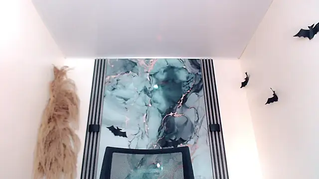 hilary rodriguez online show from 11/04/25, 07:13