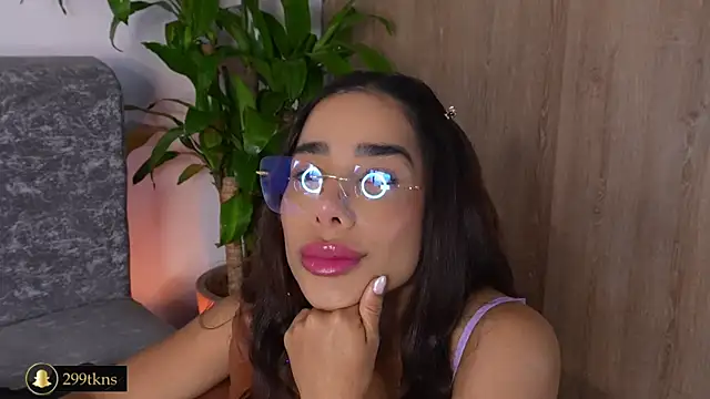 katie cruz online show from 11/07/25, 11:21