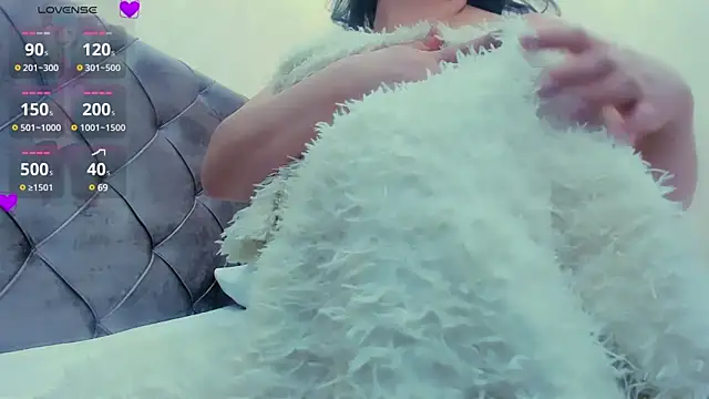 HinaJeen online show from 12/19/24, 07:07