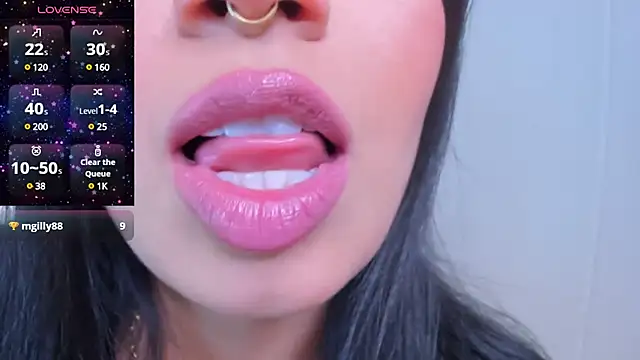 dominique21  online show from 12/07/24, 07:05