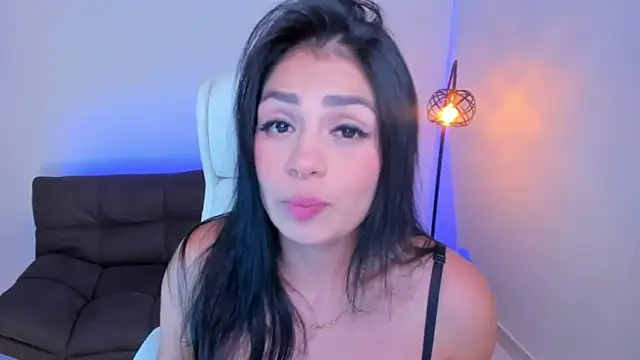 dominique21  online show from 12/18/24, 05:04