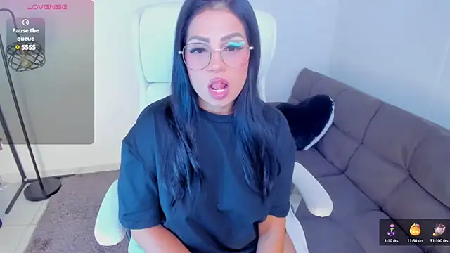 dominique21  online show from 02/27/25, 04:09