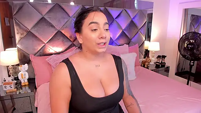 sofhiaa adaams online show from 02/27/25, 06:53