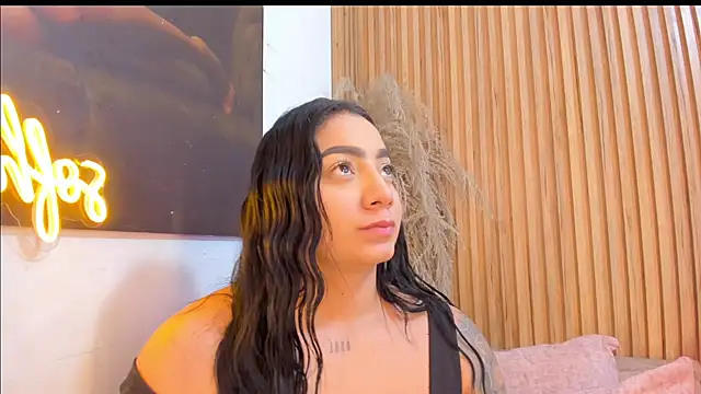 Snapshot of sofhiaa_adaams chatting on 06/04/26, 11:22 sofhiaa adaams online show from 06/04/26, 11:22