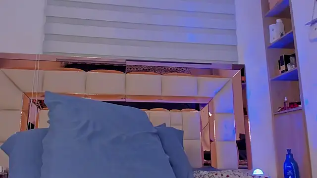 violetta-brown1 online show from 03/01/25, 05:20