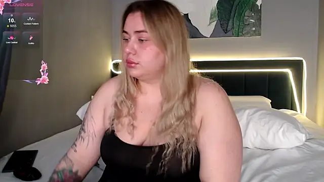 Snapshot of LadySambuca chatting on 01/19/26, 06:17 LadySambuca online show from 01/19/26, 06:17