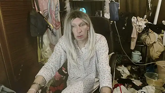 Ombeline1 online show from 12/19/25, 04:58